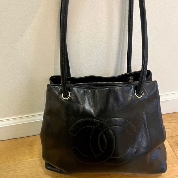 SOLD!! RARE Chanel Vintage tote bag - Picture 2 of 12